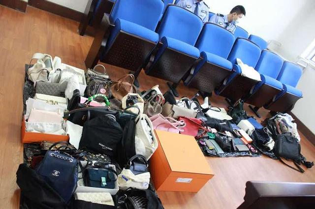 %title插图%num 90后女出纳入职一年贪720余万-WordPress极简博客