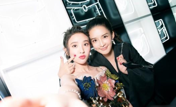 李沁挽张若昀瞬间放手：好的闺蜜自有分寸感，让你放心-WordPress极简博客