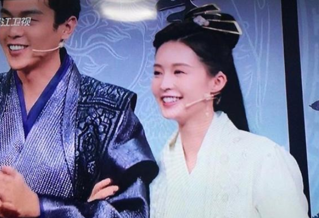 李沁挽张若昀瞬间放手：好的闺蜜自有分寸感，让你放心-WordPress极简博客