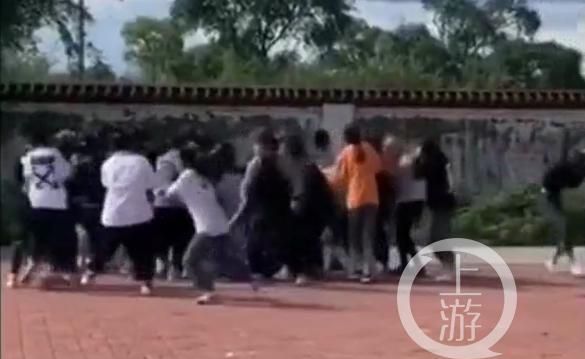 %title插图%num 黑龙江30多名女学生街头约架斗殴-WordPress极简博客