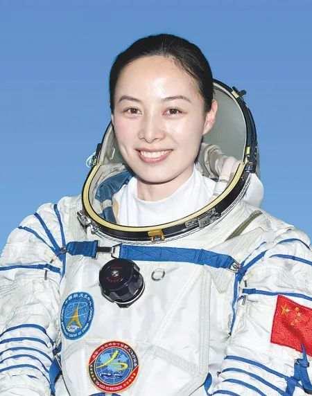 %title插图%num 新太空出差3人组国庆启航:有女性-WordPress极简博客