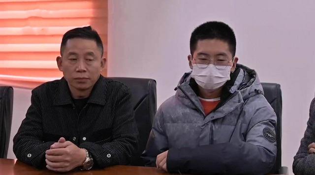 孙海洋夫妇接到孙卓拍下团聚照-WordPress极简博客